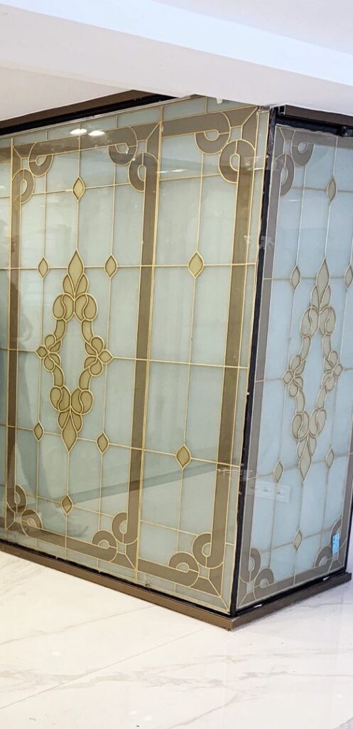 پارتیشن شیشه‌ای استیند گلس در دفتر اداری عکس شماره 2